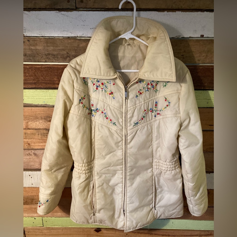 Vintage ski jacket, MINT CONDITION, large, beautifully embroidered accents